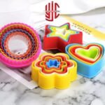 Five Pieces Plastic Cookie Cutter Set in 5 Shapes - Image 2